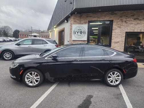 2017 Chrysler 200 Limited