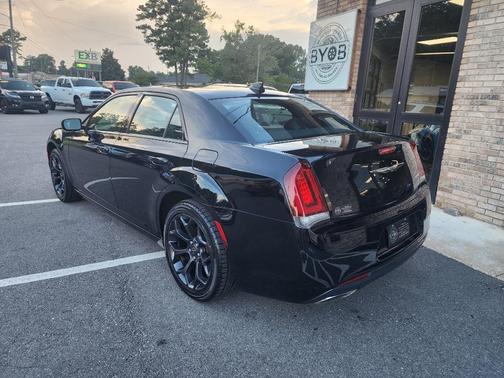 2019 Chrysler 300 S