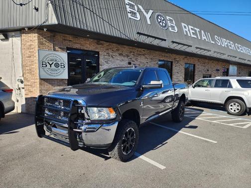 2017 RAM 2500 SLT Crew Cab 4x4 6'4' Box
