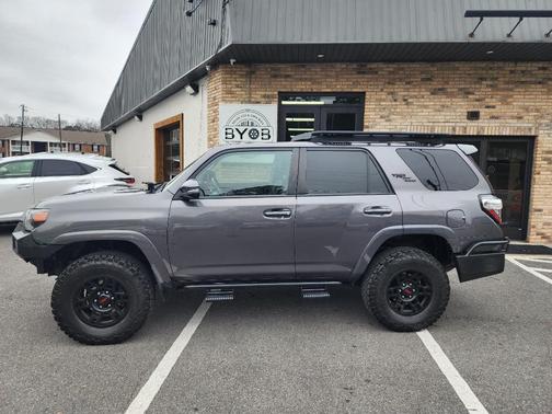 Magnetic Gray Metallic 2018 Toyota 4Runner TRD Off Road Premium