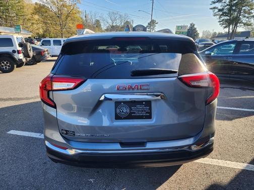 2024 GMC Terrain SLT