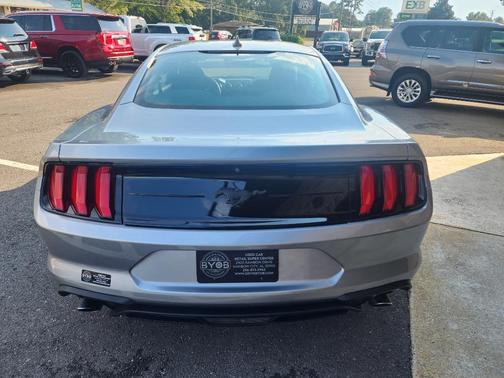 2020 Ford Mustang EcoBoost