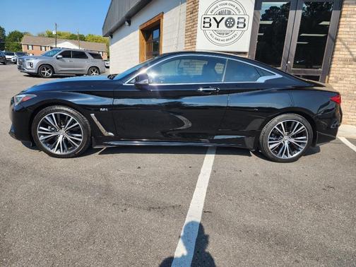 2017 INFINITI Q60 2.0T
