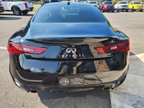 2017 INFINITI Q60 2.0T