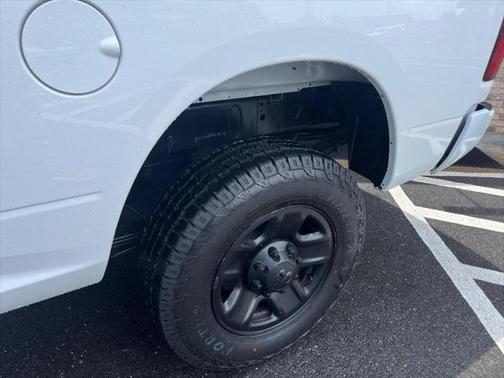 2018 RAM 3500 Tradesman Crew Cab 4x4 6'4' Box