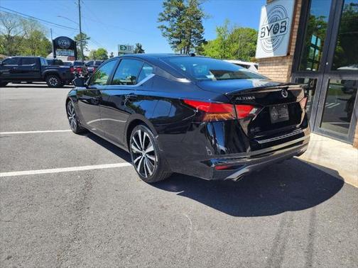 2022 Nissan Altima SR FWD