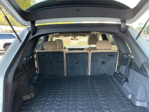 Carrara White 2023 Audi Q7 55 Premium Plus