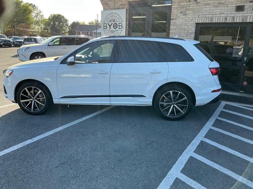 Carrara White 2023 Audi Q7 55 Premium Plus
