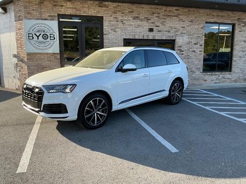Carrara White 2023 Audi Q7 55 Premium Plus