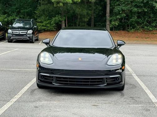 Jet Black Metallic 2017 Porsche Panamera 4S