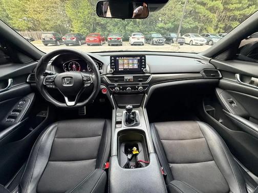 Crystal Black Pearl 2018 Honda Accord Sport