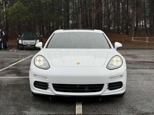 2016 Porsche Panamera Edition