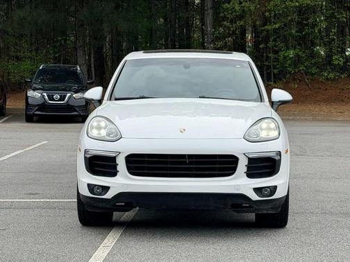 2017 Porsche Cayenne Platinum Edition