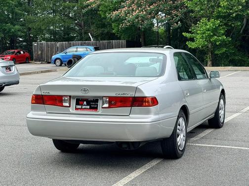 Lunar Mist Metallic 2000 Toyota Camry LE