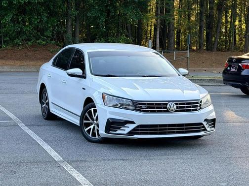 Pure White 2017 Volkswagen Passat 1.8T R-Line w/Comfort