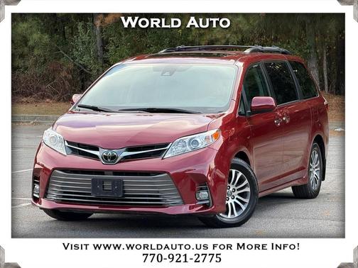 2020 Toyota Sienna XLE