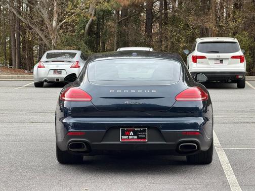 2015 Porsche Panamera 4