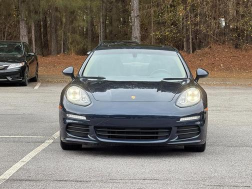 2015 Porsche Panamera 4