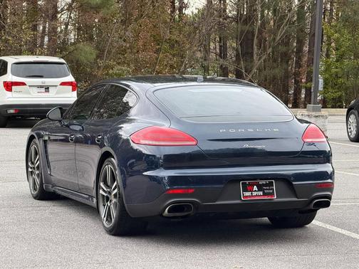 2015 Porsche Panamera 4