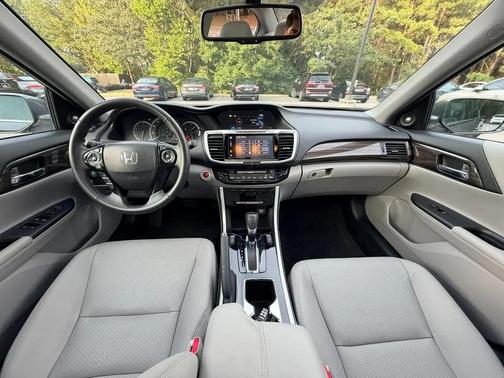 Modern Steel Metallic 2017 Honda Accord EX-L