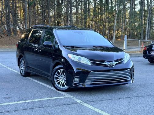 2020 Toyota Sienna XLE Premium