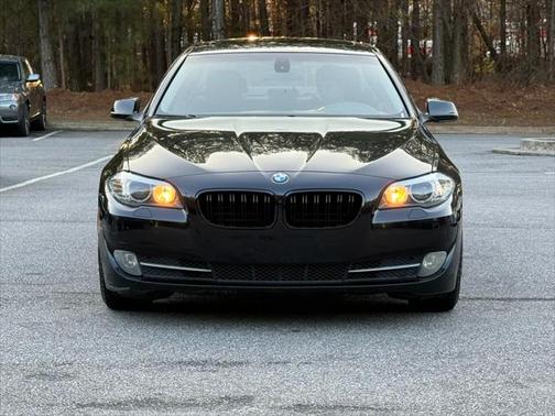 2011 BMW 528 528i