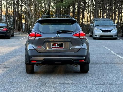 2019 Nissan Kicks SR