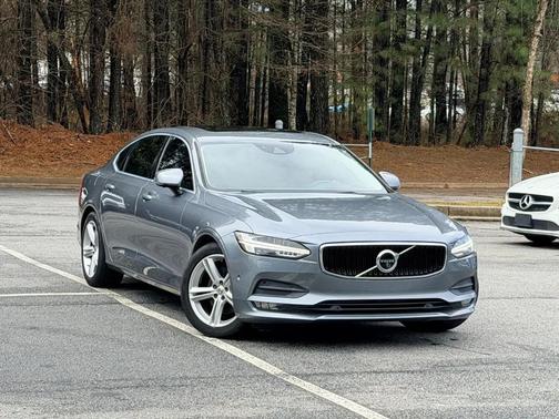 2018 Volvo S90 T5 Momentum