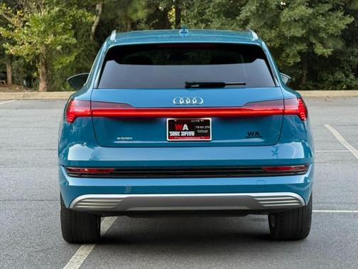 2019 Audi e-tron Premium Plus