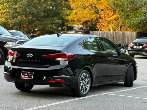 2020 Hyundai ELANTRA Limited