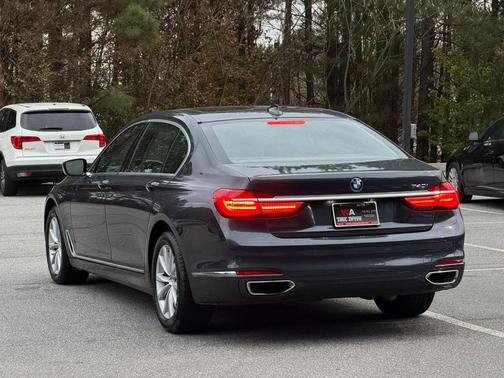 2018 BMW 740 740i