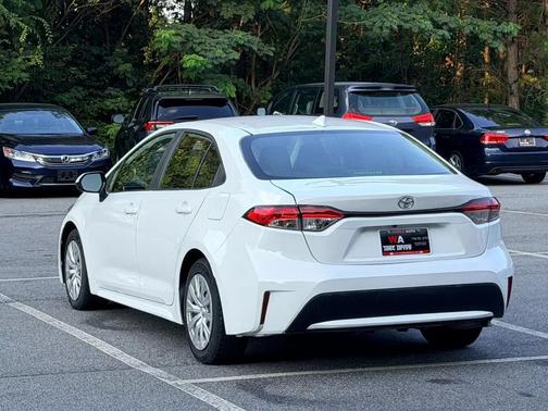 Super White 2020 Toyota Corolla LE
