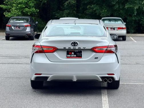 Ice Edge 2023 Toyota Camry SE