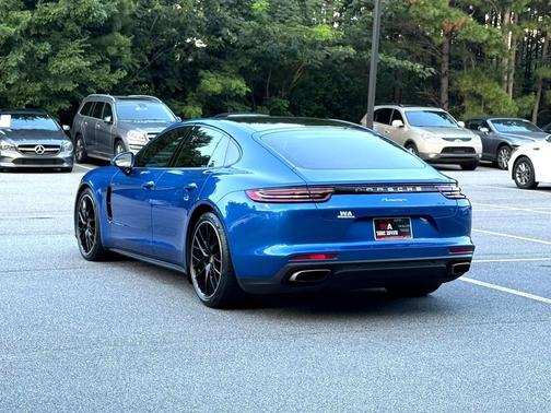 2018 Porsche Panamera Base