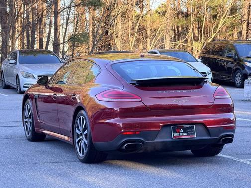 2016 Porsche Panamera Edition