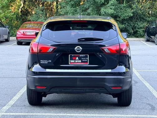 Magnetic Black 2018 Nissan Rogue Sport S
