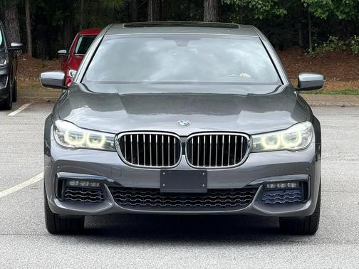 2017 BMW 740 740i