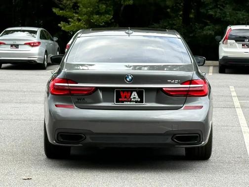 2017 BMW 740 740i