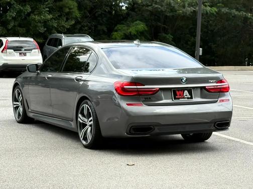 2017 BMW 740 740i