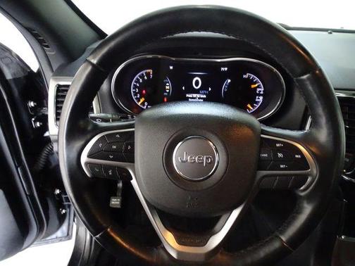 Diamond Black 2022 Jeep Grand Cherokee WK Laredo