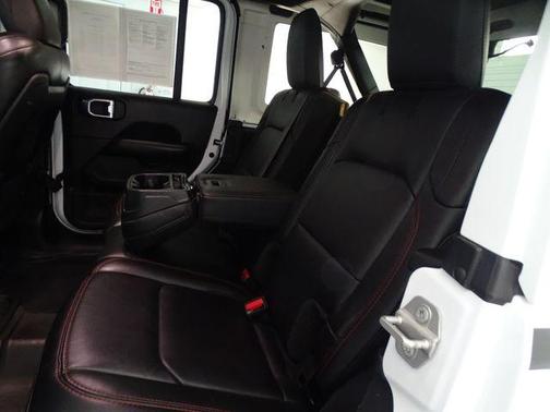 Bright White Clearcoat 2024 Jeep Wrangler Rubicon