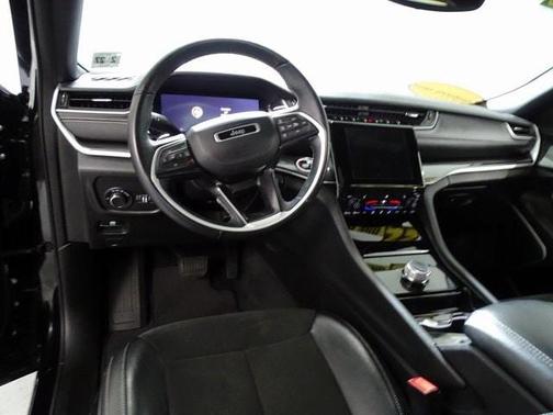 2022 Jeep Grand Cherokee L Laredo