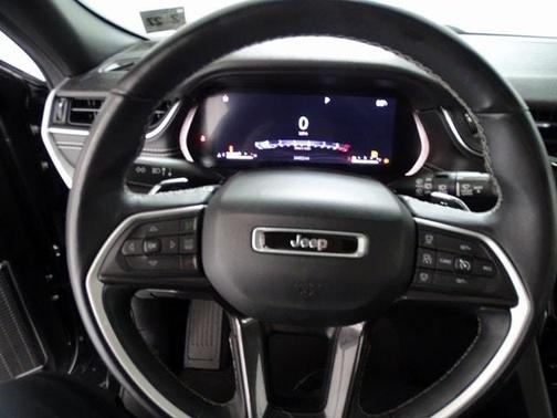 2022 Jeep Grand Cherokee L Laredo