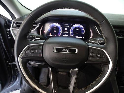 Metallic 2023 Jeep Grand Cherokee L Laredo