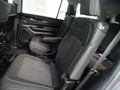 Metallic 2023 Jeep Grand Cherokee L Laredo