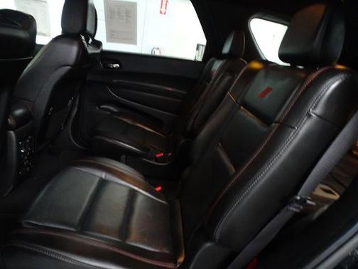 DB Black Crystal Clearcoat 2023 Dodge Durango GT