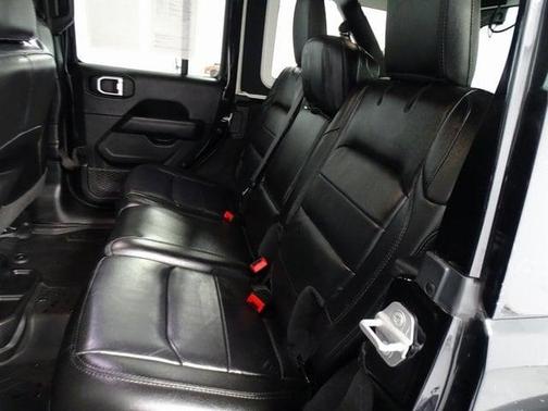 2021 Jeep Wrangler Unlimited Sahara Altitude