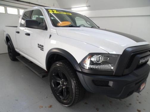 Bright White Clearcoat 2022 RAM 1500 Classic SLT