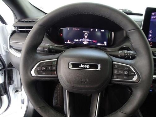 Bright White Clearcoat 2023 Jeep Compass Limited