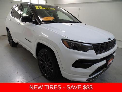 Bright White Clearcoat 2023 Jeep Compass Altitude